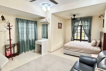 JB Taman Kolam Air / Jalan Sepui / 2 Storey Bangalow / 水塘路 独立式洋房