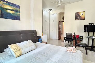 JB Taman Kolam Air / Jalan Sepui / 2 Storey Bangalow / 水塘路 独立式洋房