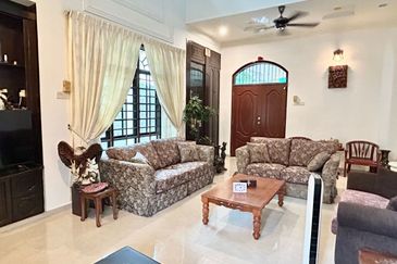 JB Taman Kolam Air / Jalan Sepui / 2 Storey Bangalow / 水塘路 独立式洋房