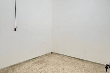 JB Taman Perling / Jalan Camar 6 🏡Big Size Single Storey Terrance