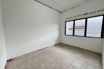 JB Taman Perling / Jalan Camar 6 🏡Big Size Single Storey Terrance