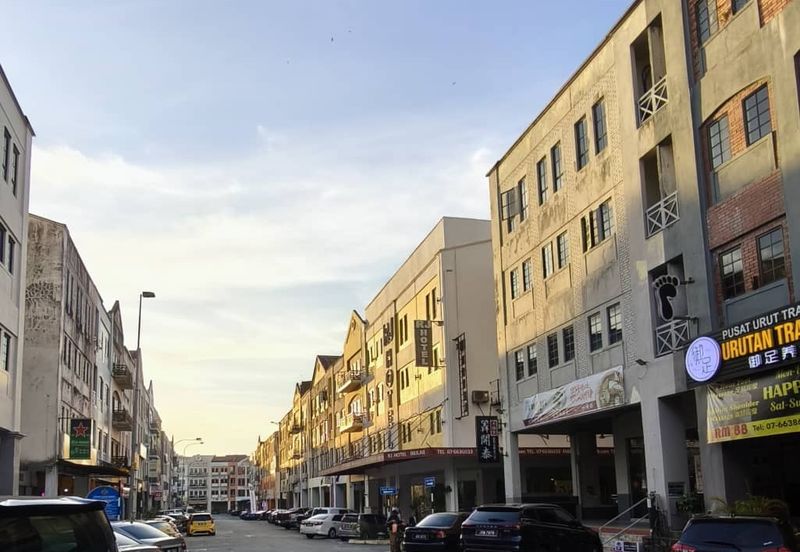 Kulai - Bandar Indahpura / Jalan Kenanga 29/6  -  4 Storey Shop Office - Endlot