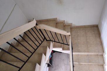 JB Taman Johor Jaya / Double Storey Terrace House 