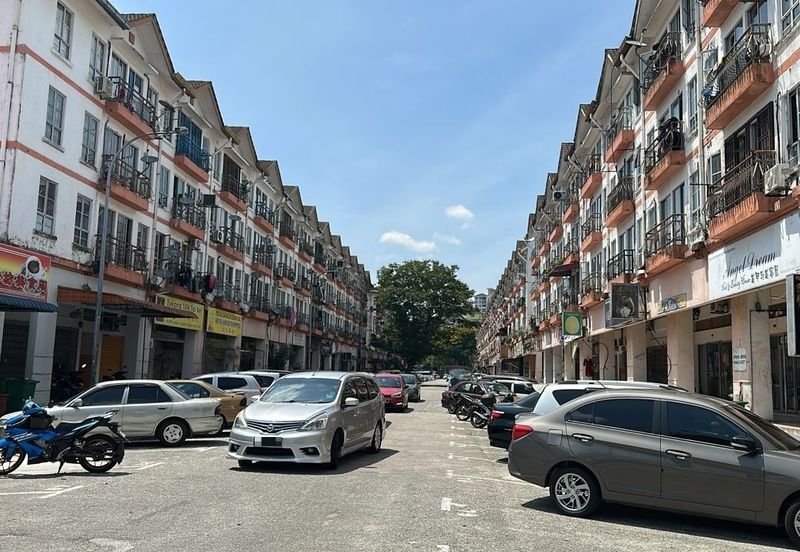  JB Taman Tampoi Indah Apartments /  Jalan Mawar 3 /