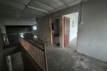 Kulai Taman Mewah (Jalan Selendang) - Single Storey Terrace Factory End Lot