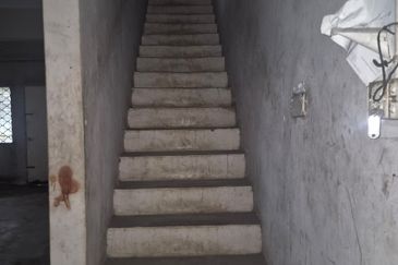 Kulai Taman Mewah (Jalan Selendang) - Single Storey Terrace Factory End Lot