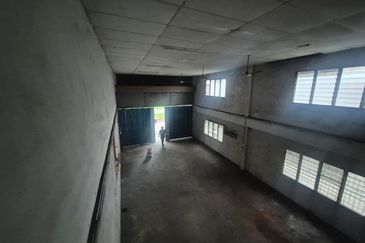 Kulai Taman Mewah (Jalan Selendang) - Single Storey Terrace Factory End Lot