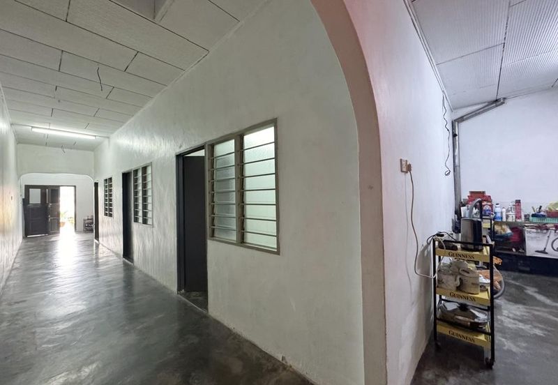 Kulai Jalan Ibrahim / Shop House Single Storey  /  商业用途的住宅