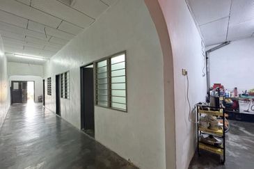 Kulai Jalan Ibrahim / Shop House Single Storey  /  商业用途的住宅