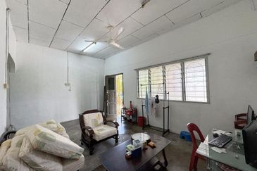 Kulai Jalan Ibrahim / Shop House Single Storey  /  商业用途的住宅