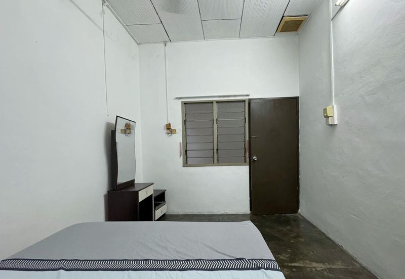 Kulai Jalan Ibrahim / Shop House Single Storey  /  商业用途的住宅