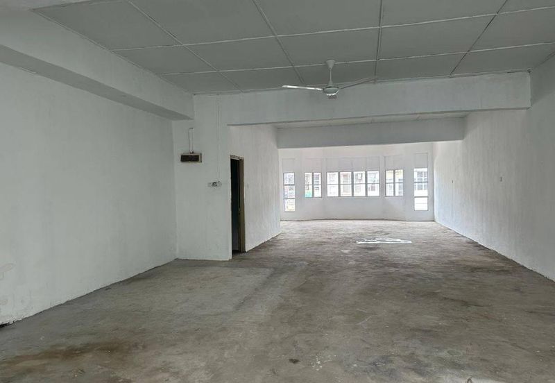 Kulai Taman Putri Kulai / Sri Putri 2 / Double Storey Shoplot
