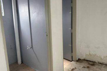 Kulai Taman Putri Kulai / Sri Putri 2 / Double Storey Shoplot