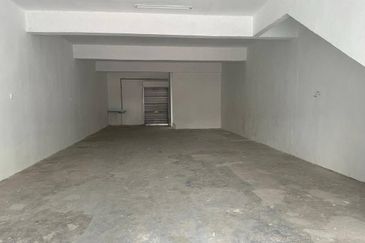 Kulai Taman Putri Kulai / Sri Putri 2 / Double Storey Shoplot