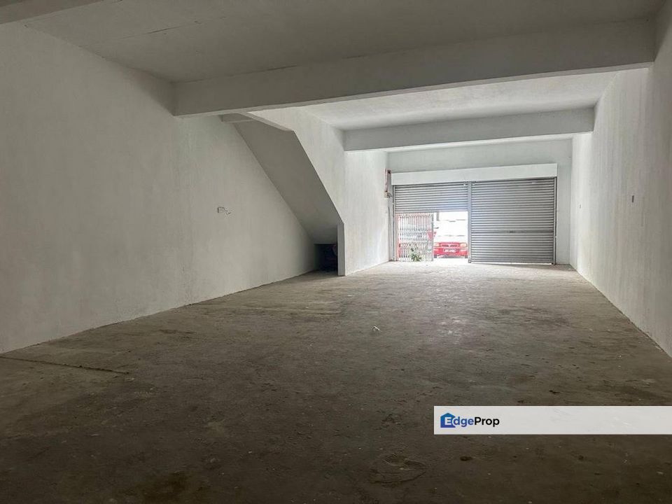 Kulai Taman Putri Kulai / Sri Putri 2 / Double Storey Shoplot, Johor, Kulai