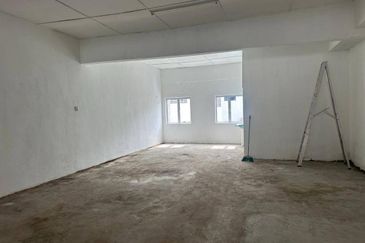 Kulai Taman Putri Kulai / Sri Putri 2 / Double Storey Shoplot