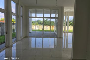Kulai IOI Bandar Putra/ Bougain Villa / Double Storey Bungalow