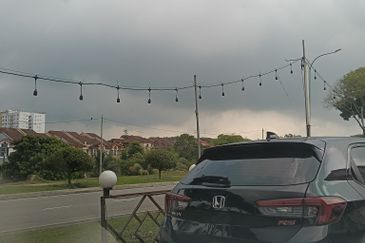 Kulai Bandar Putra / Jalan Kenari 21 / 3 Storey Shoplot (2 Unit) Unblock View 