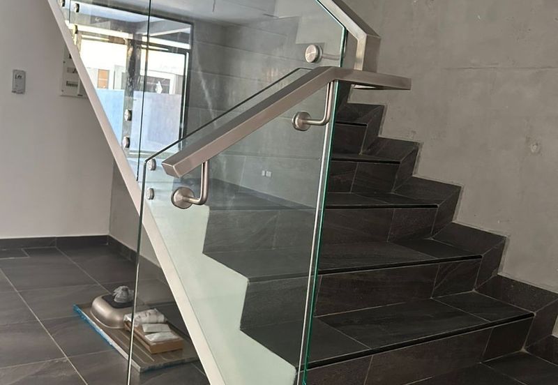 Kulai  Taman Bukit Seni / Jalan bukit seni /  Three Storey Terrace House 