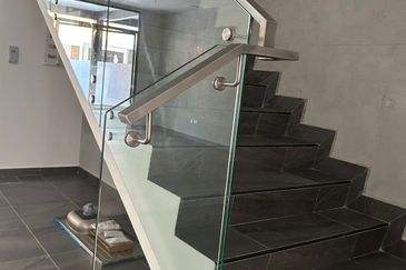 Kulai  Taman Bukit Seni / Jalan bukit seni /  Three Storey Terrace House 