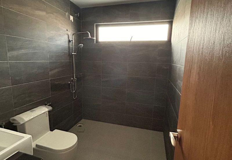 Kulai  Taman Bukit Seni / Jalan bukit seni /  Three Storey Terrace House 