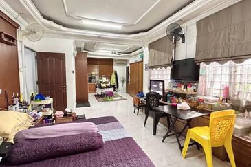 Johor Bahru - Jalan Bukit Kempas Utama - Taman Bukit Kempas - 2 Storey Bangalow unblock view 