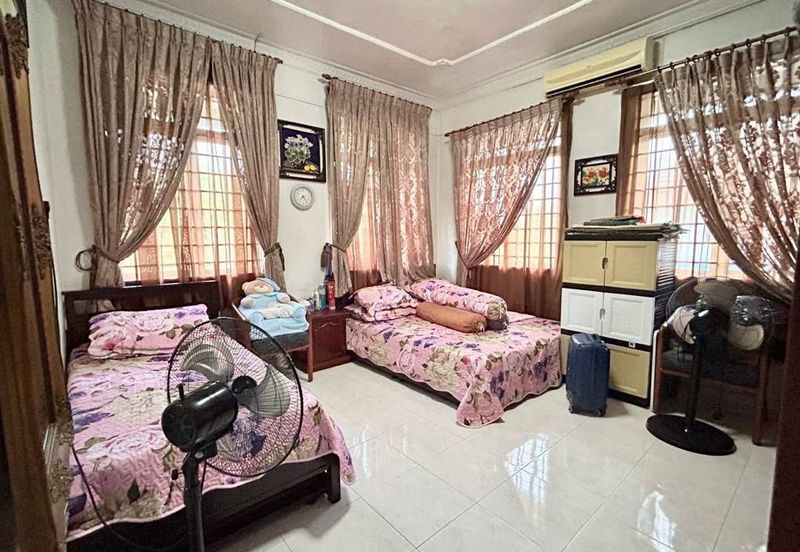 Johor Bahru - Jalan Bukit Kempas Utama - Taman Bukit Kempas - 2 Storey Bangalow unblock view 