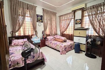 Johor Bahru - Jalan Bukit Kempas Utama - Taman Bukit Kempas - 2 Storey Bangalow unblock view 