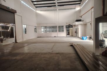 Skudai / Taman Universiti ✅ 1.5 Storey Factory Semi-D Corner Unit