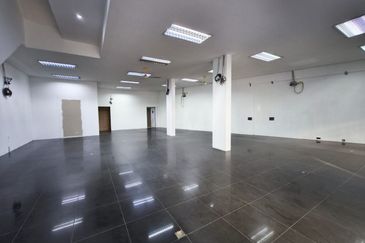 JB Kempas 2 / Tiong Nam Industrial Park / Single Storey with mezzanine floor Semi-Detached Factory