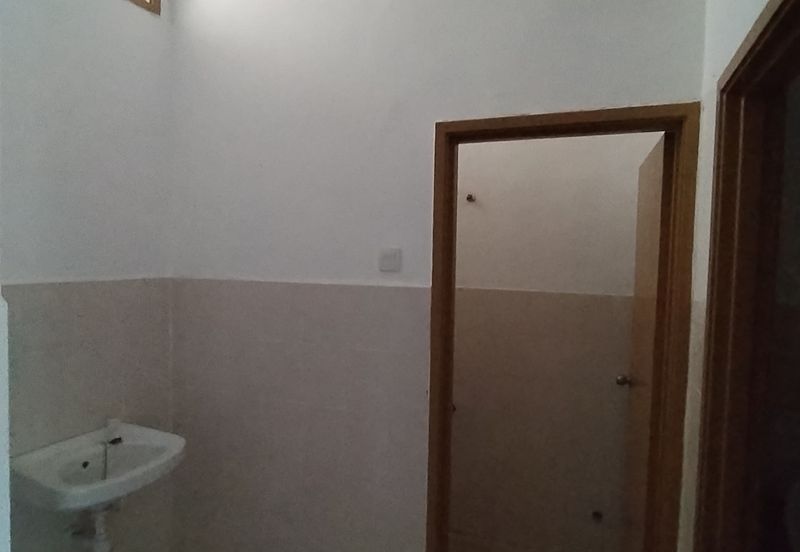 Kulai Bandar Putra｜Jalan Merbau - Double Storey Shoplot Unblock Unit