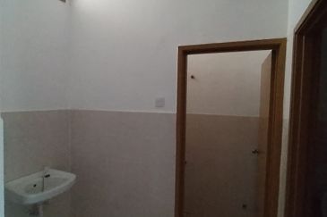 Kulai Bandar Putra｜Jalan Merbau - Double Storey Shoplot Unblock Unit