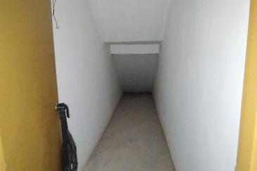 Kulai Bandar Putra｜Jalan Merbau - Double Storey Shoplot Unblock Unit