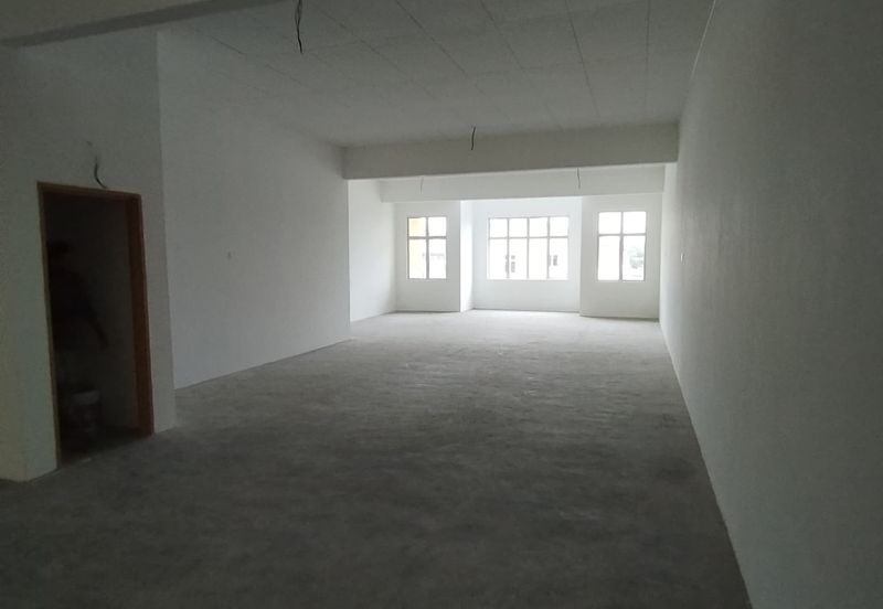 Kulai Bandar Putra｜Jalan Merbau - Double Storey Shoplot Unblock Unit