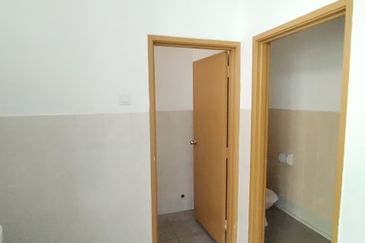 Kulai Bandar Putra｜Jalan Merbau - Double Storey Shoplot Unblock Unit