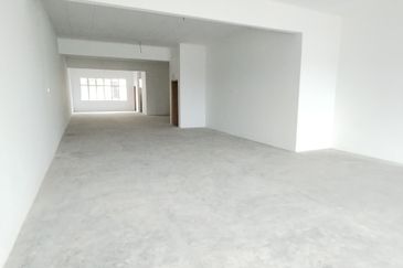 Kulai Bandar Putra｜Jalan Merbau - Double Storey Shoplot Unblock Unit