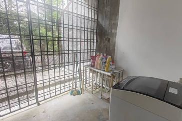 Skudai Taman Universiti / Double Storey Terrace House