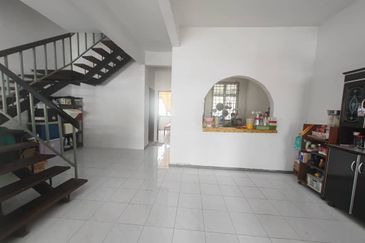 Skudai Taman Universiti / Double Storey Terrace House