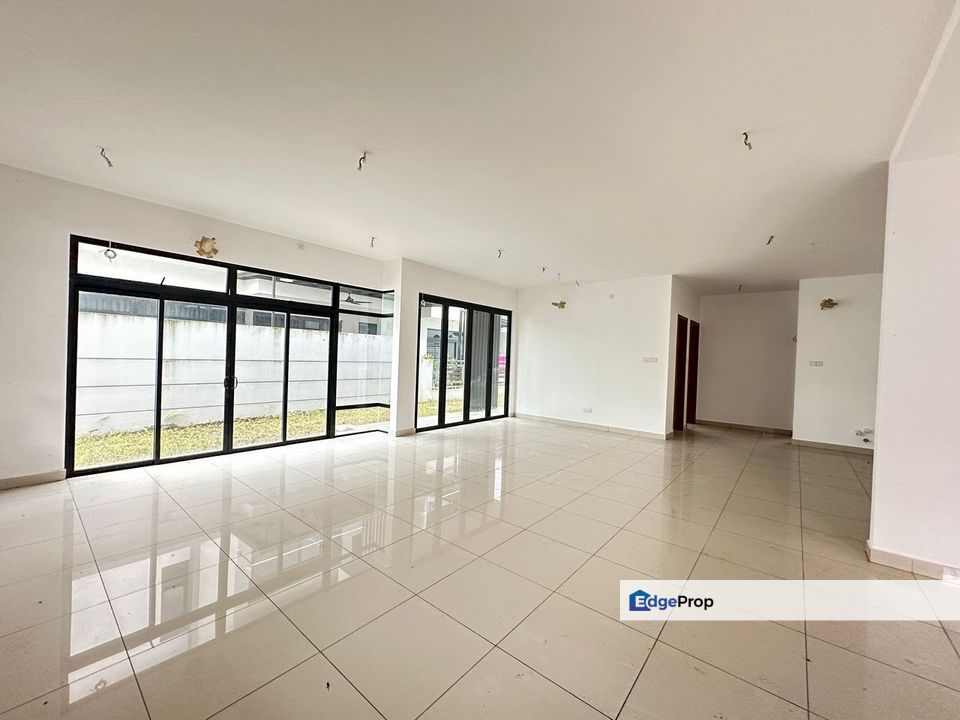 Kulai Bandar Putra / Jalan Ceria / Double Storey Semi-D House / Original Unit, Johor, Kulai