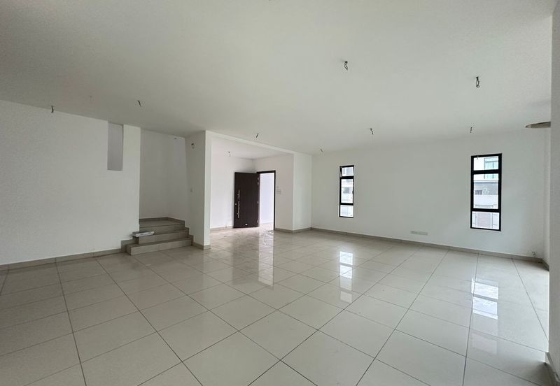 Kulai Bandar Putra / Jalan Ceria / Double Storey Semi-D House / Original Unit