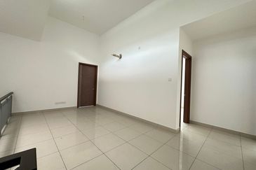 Kulai Bandar Putra / Jalan Ceria / Double Storey Semi-D House / Original Unit