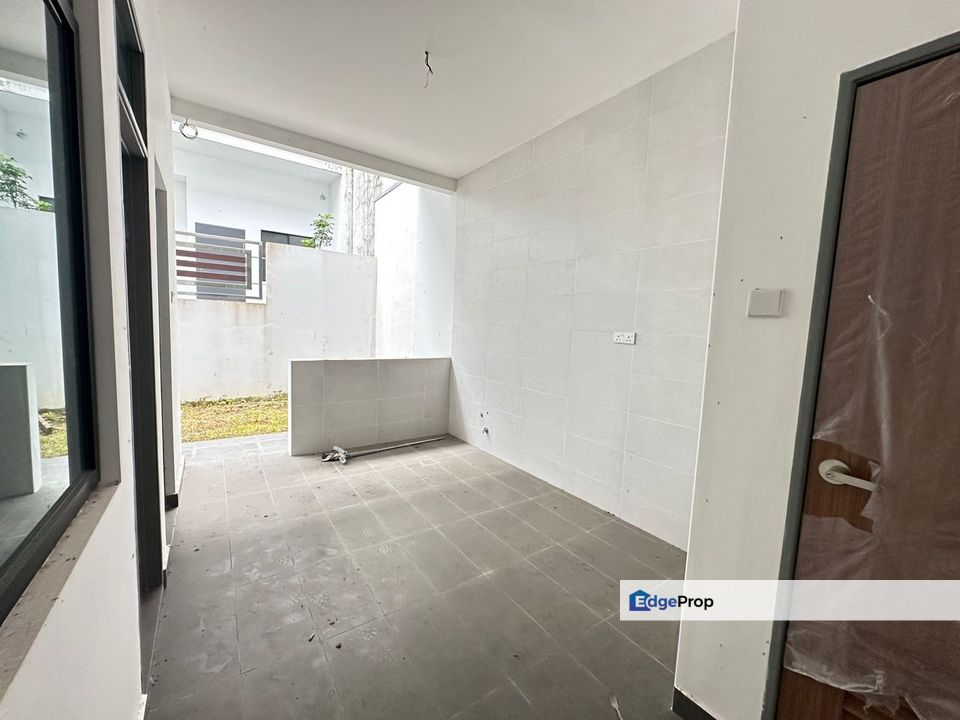 Kulai Bandar Putra / Jalan Ceria / Double Storey Semi-D House / Original Unit, Johor, Kulai