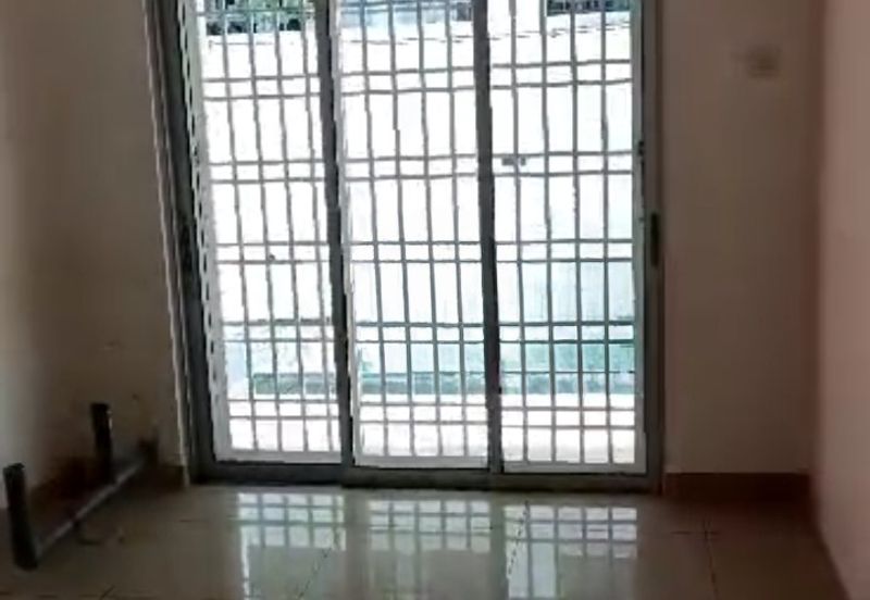 Kulai IOI / Bandar Putra / Jalan Kempas / 2 Storey Semi D