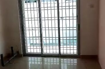 Kulai IOI / Bandar Putra / Jalan Kempas / 2 Storey Semi D