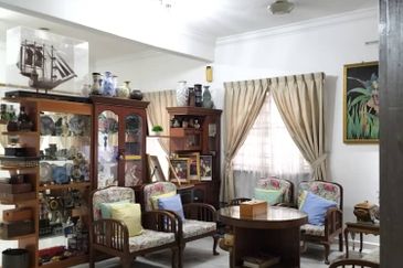 Kulai Bandar Indahpura / Jalan Teratai / End Lot Double Storey Terrace House