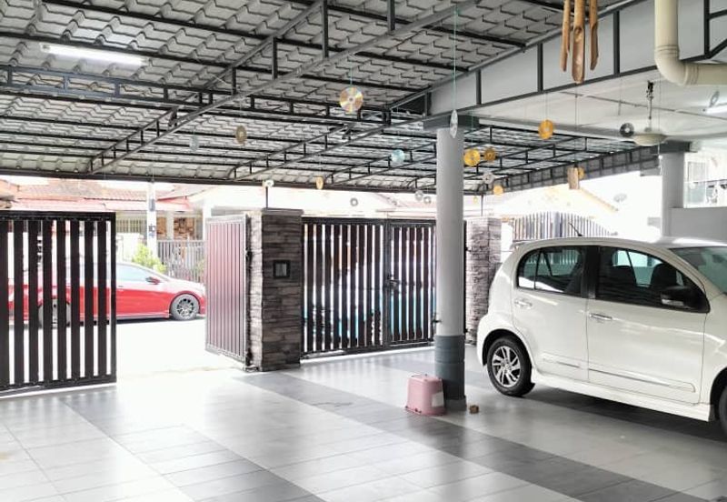 Kulai Bandar Indahpura / Jalan Teratai / End Lot Double Storey Terrace House