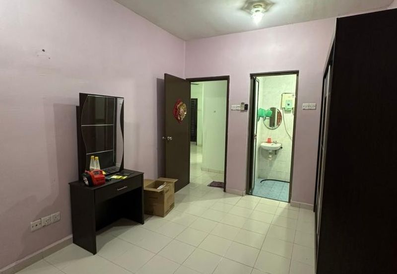 Skudai / Villa Krystal Apartment / 