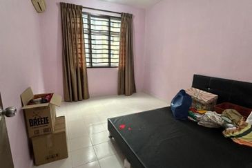 Skudai / Villa Krystal Apartment / 