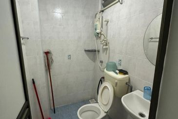 Skudai / Villa Krystal Apartment / 