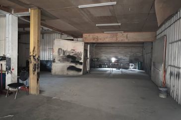 JB Tampoi Factory (behind Giant Tampoi) Light Industry 